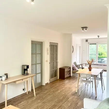 Bel-etage Mariakerke 아파트 *